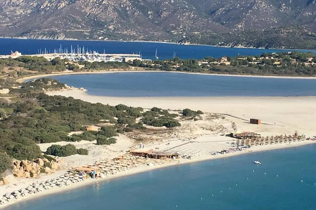 La Chiocciola: Villasimius Self-Check Apartment with Beach Shuttle